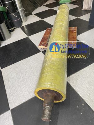 Rullo D160x1600 trục D60 bọc cao su màu vàng lên D195 độ cứng 70 Shore